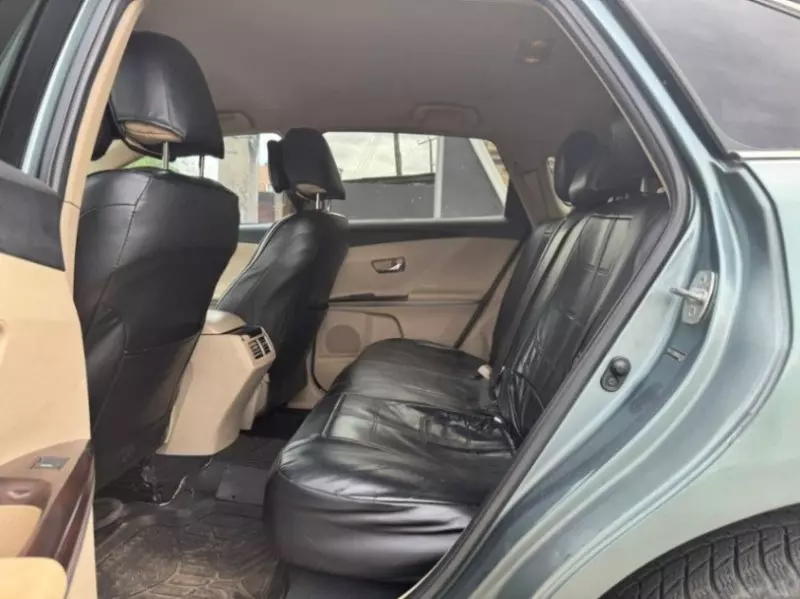 Toyota Venza   - 2011