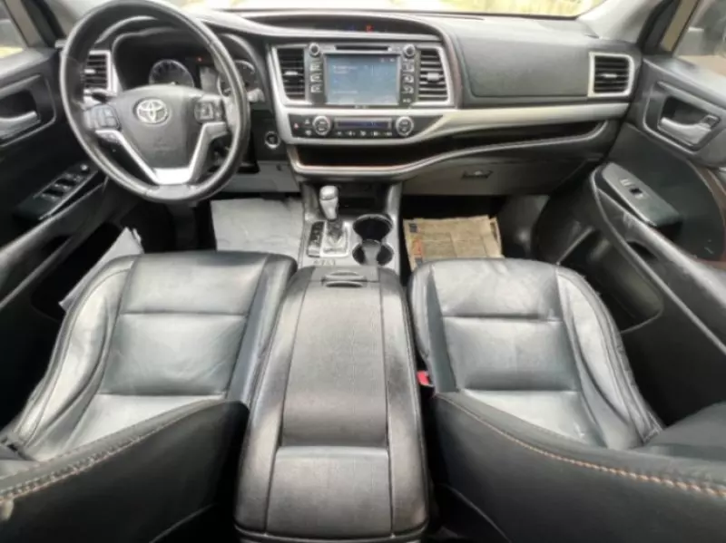 Toyota Highlander   - 2015