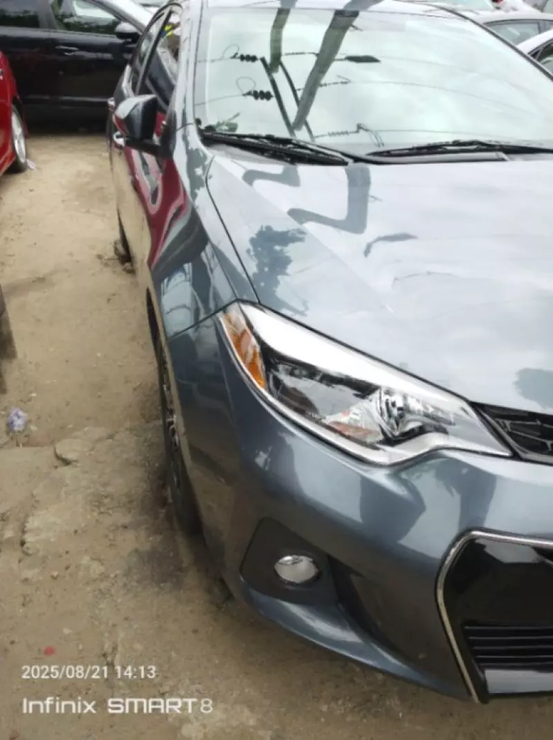 Toyota Corolla   - 2013