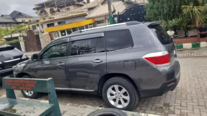 Toyota Highlander   - 2011