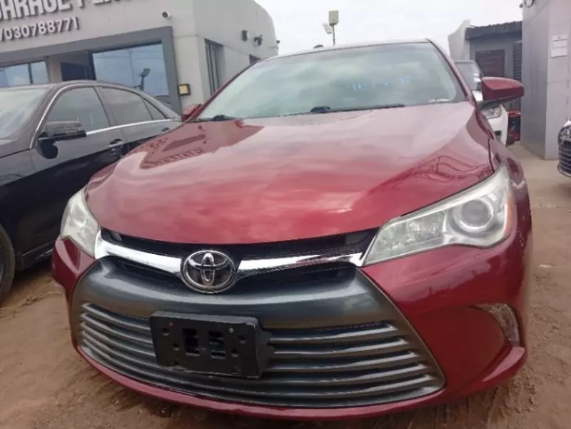 Toyota Camry   - 2016