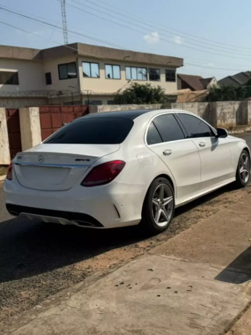 Mercedes-Benz C 300   - 2015