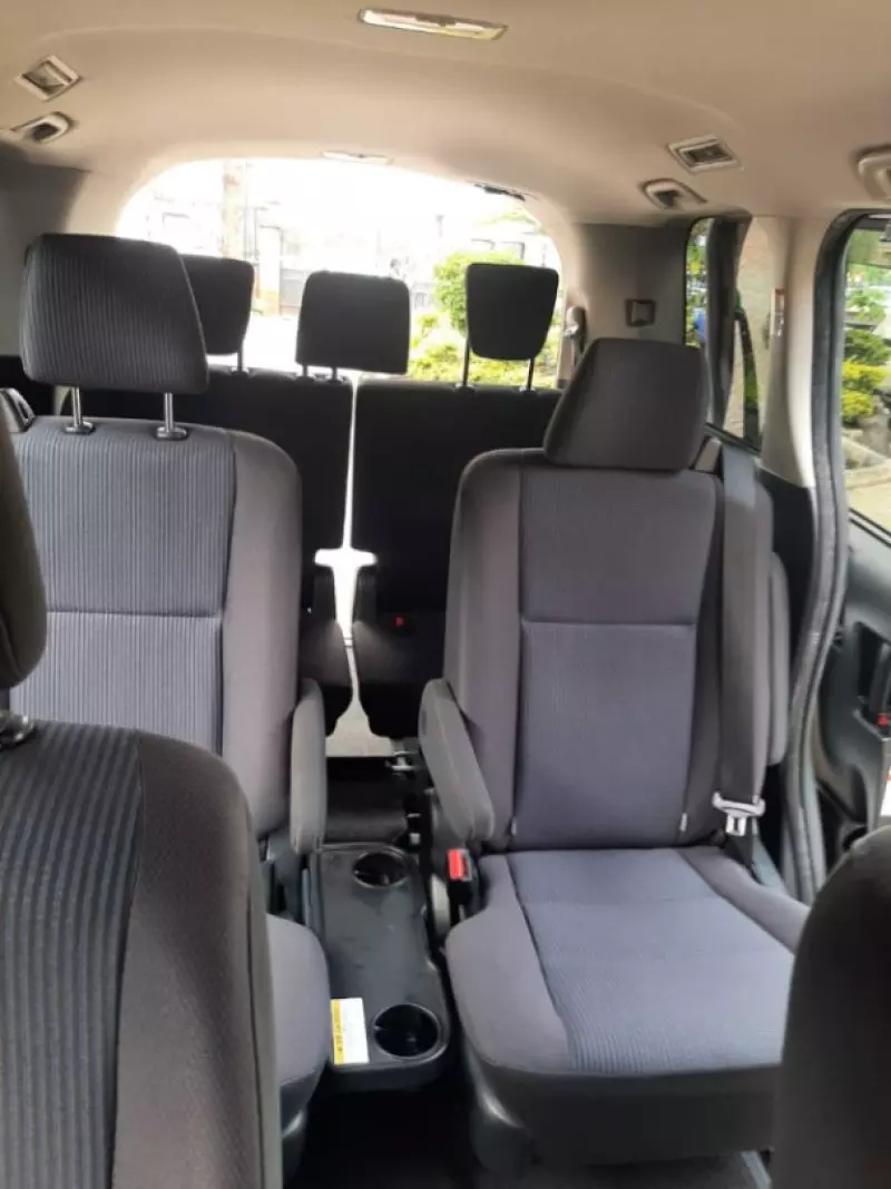Toyota Noah Hybrid   - 2017
