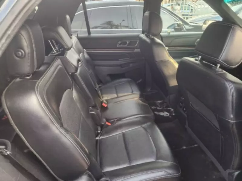 Ford Explorer   - 2016