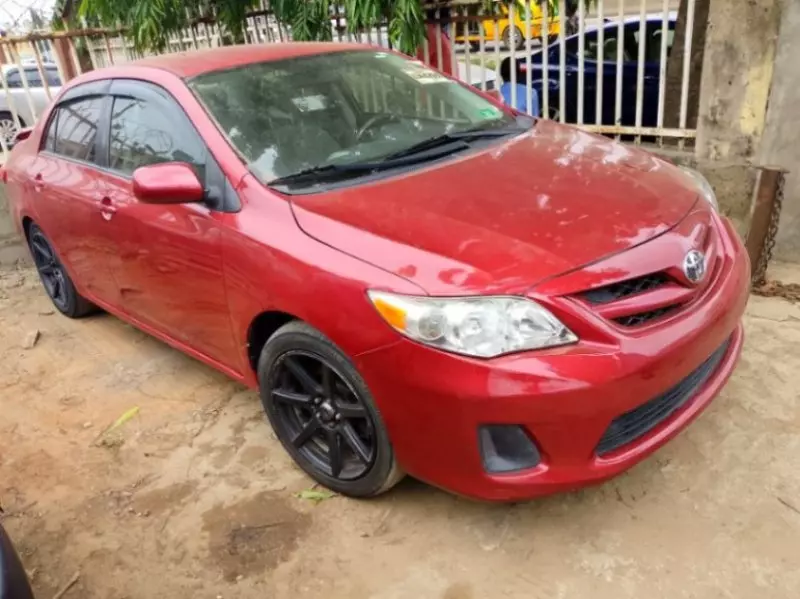 Toyota corolla   - 2011