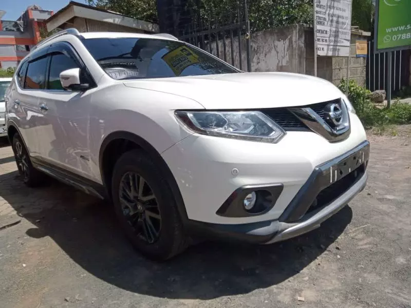 Nissan x-trail hybrid   - 2016