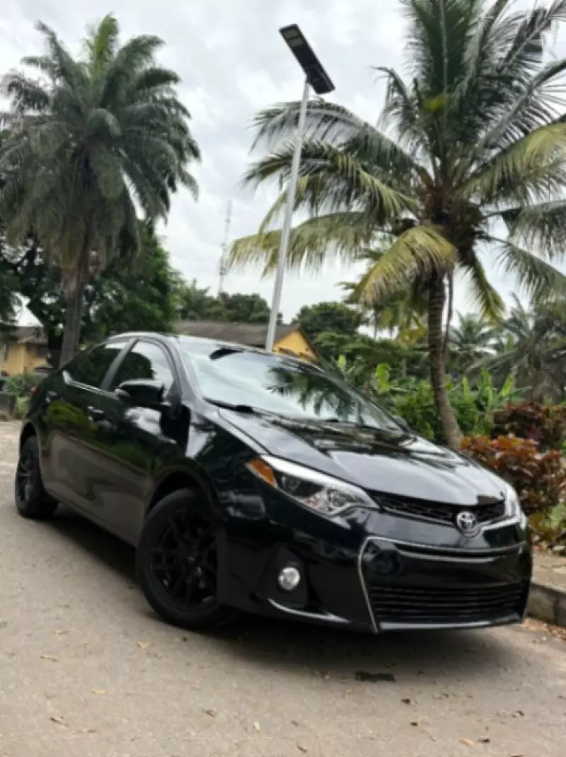 Toyota Corolla   - 2016