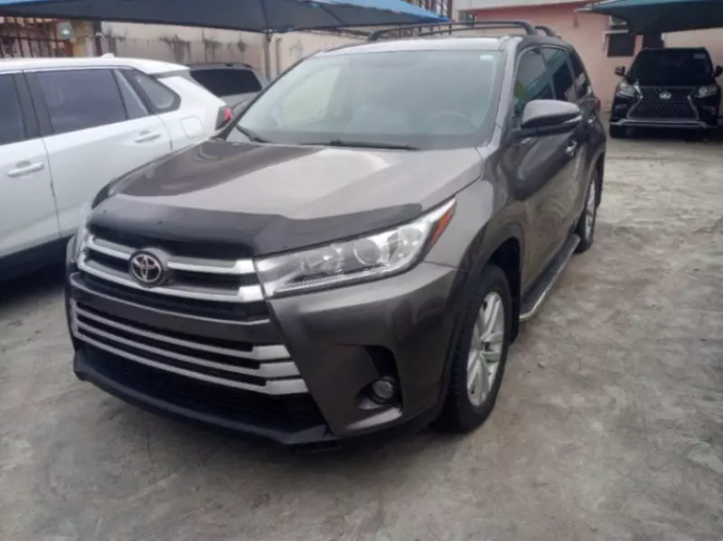 Toyota Highlander   - 2015