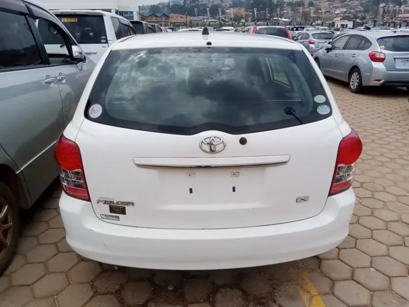 Toyota Fielder    - 2012