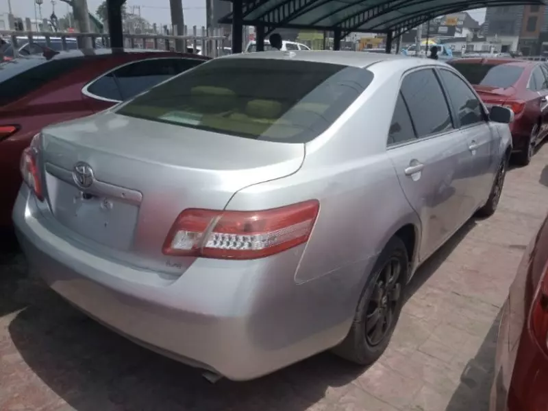 Toyota Camry - 2011