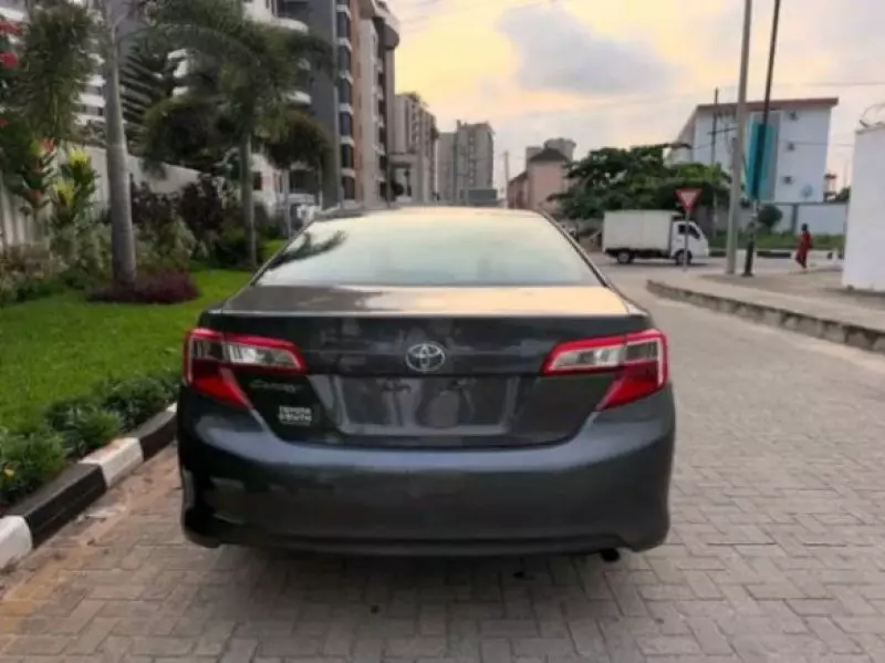 Toyota Camry   - 2014