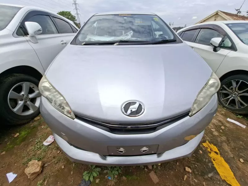 Toyota Wish   - 2016