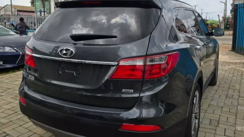 Hyundai Santa FE   - 2014