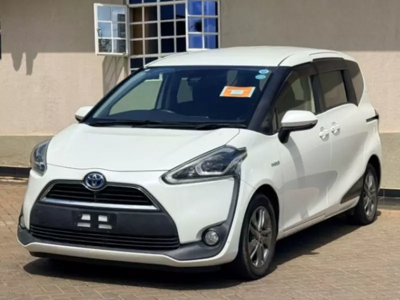 Toyota Sienta Hybrid    - 2018