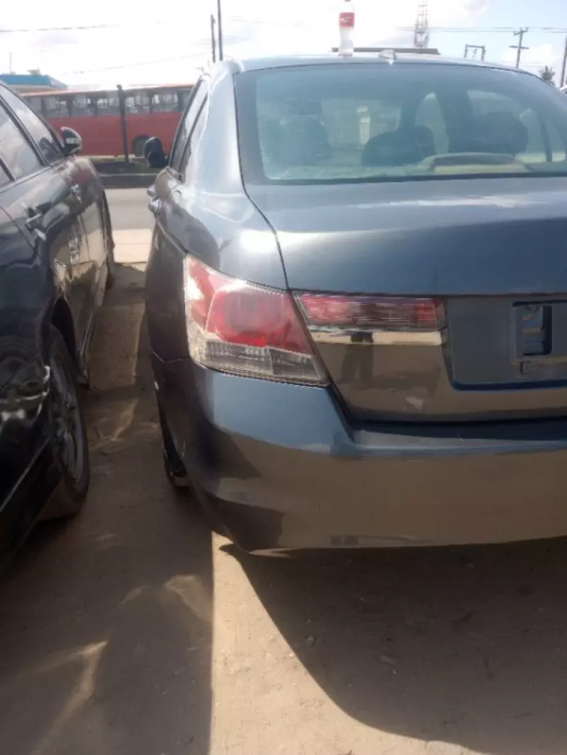Honda Accord   - 2009