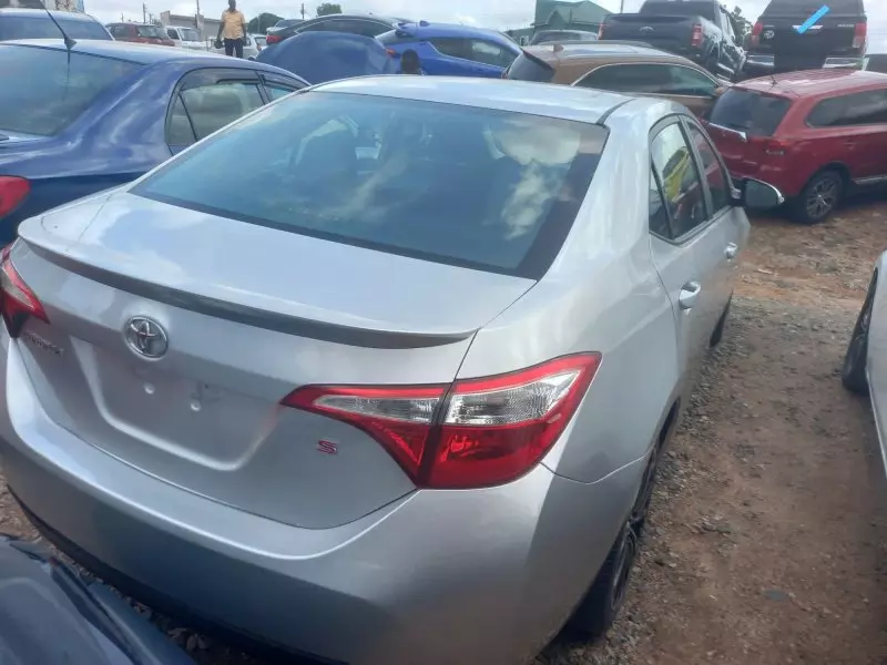 Toyota Corolla   - 2015