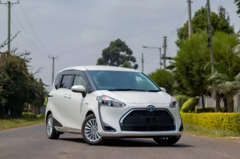 Toyota Sienta Hybrid    - 2020
