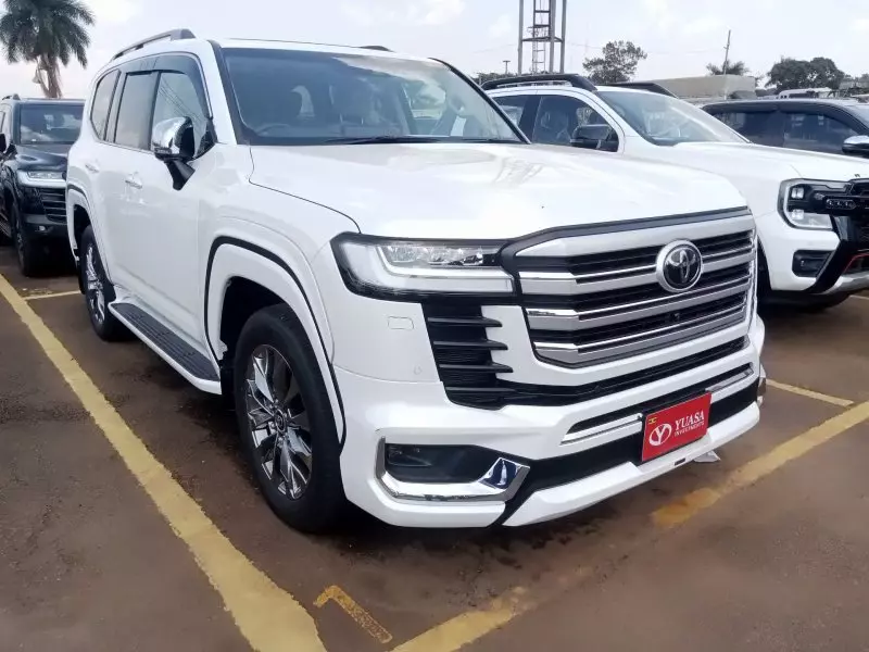 Toyota Land Cruiser   - 2023