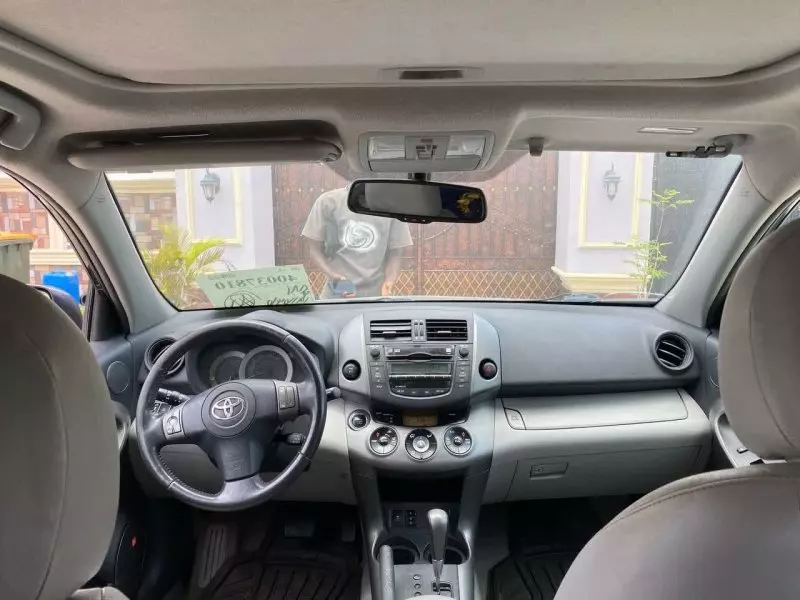 Toyota Rav4   - 2010