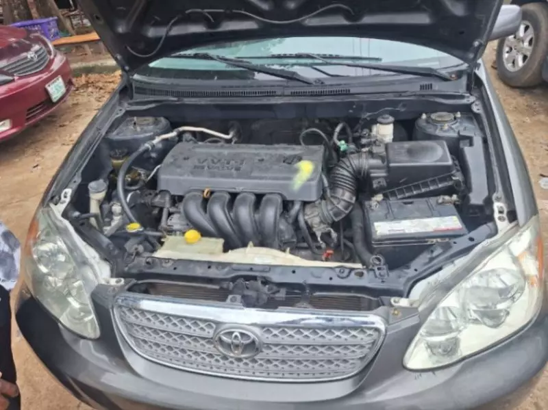 Toyota Corolla   - 2005