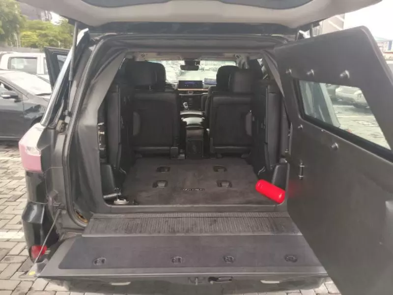 Lexus LX 570   - 2017