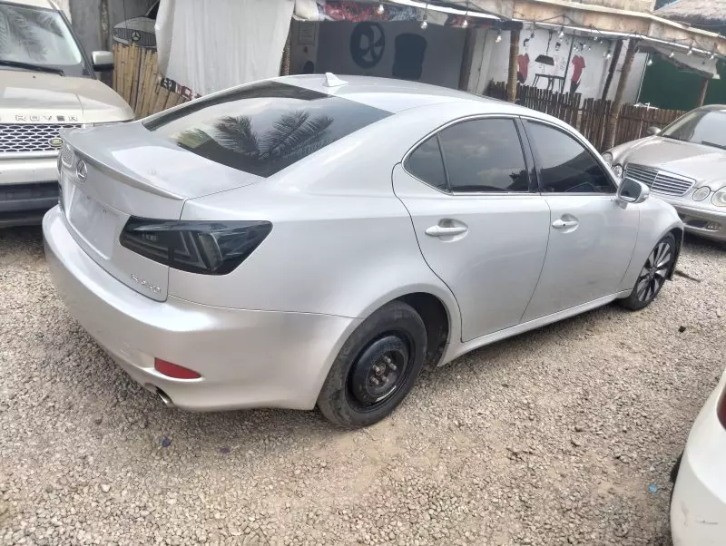 Lexus IS   - 2009