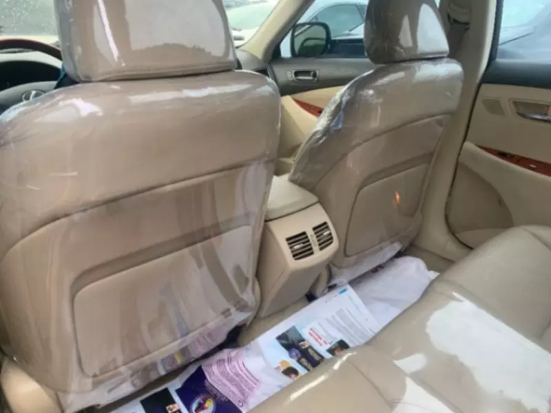 Lexus ES 350   - 2010