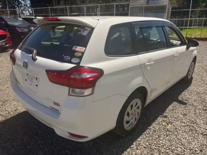 Toyota Fielder    - 2017