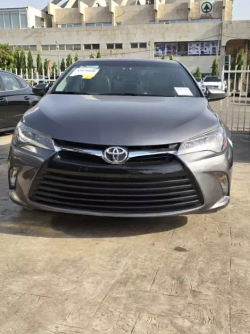 Toyota Camry - 2015