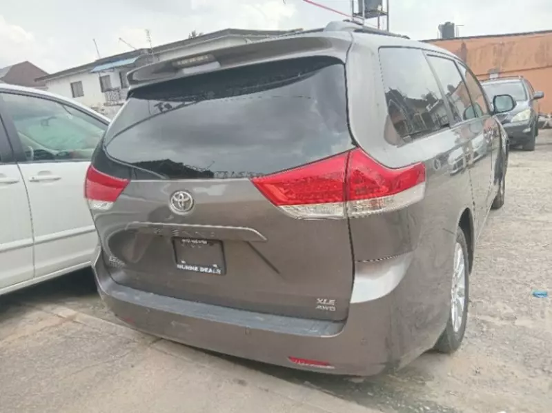 Toyota Sienna