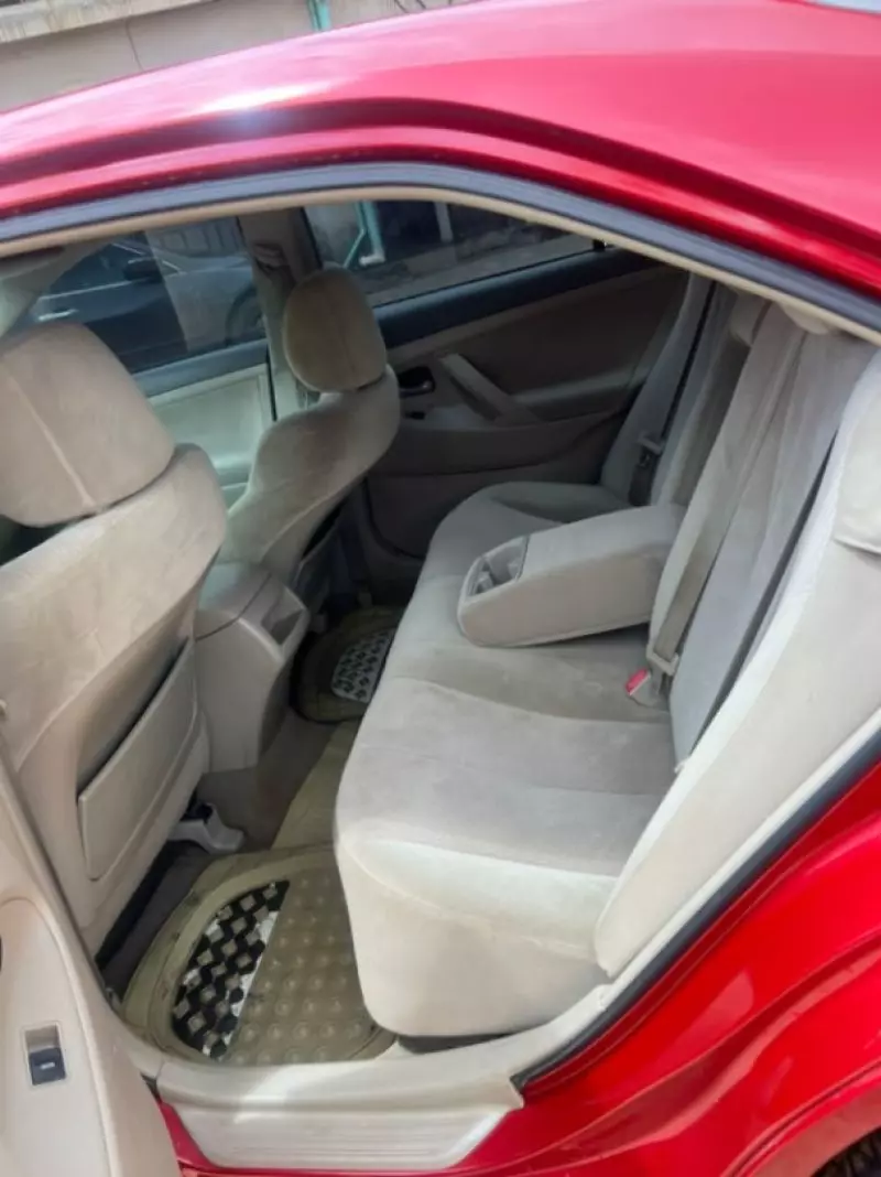 Toyota Camry   - 2010