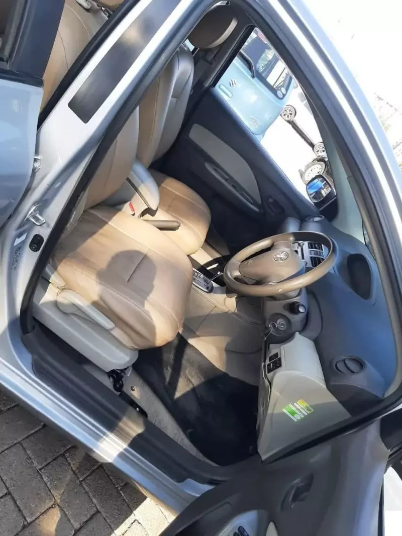 Toyota Belta   - 2012