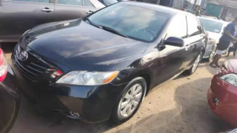 Toyota Camry   - 2009