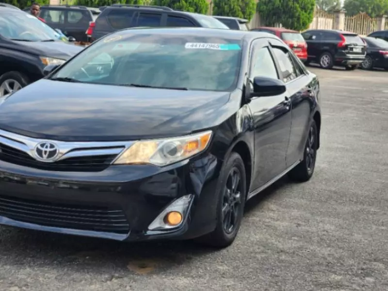 Toyota Camry   - 2012