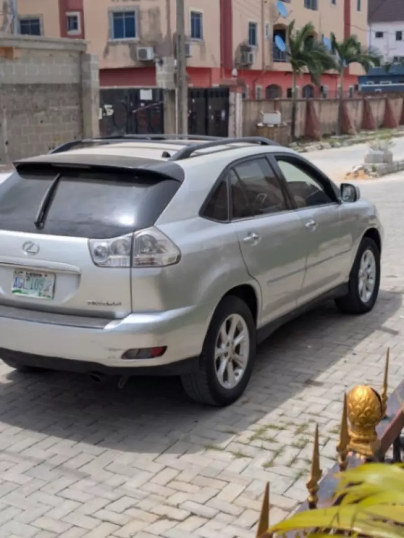 Lexus RX   - 2009