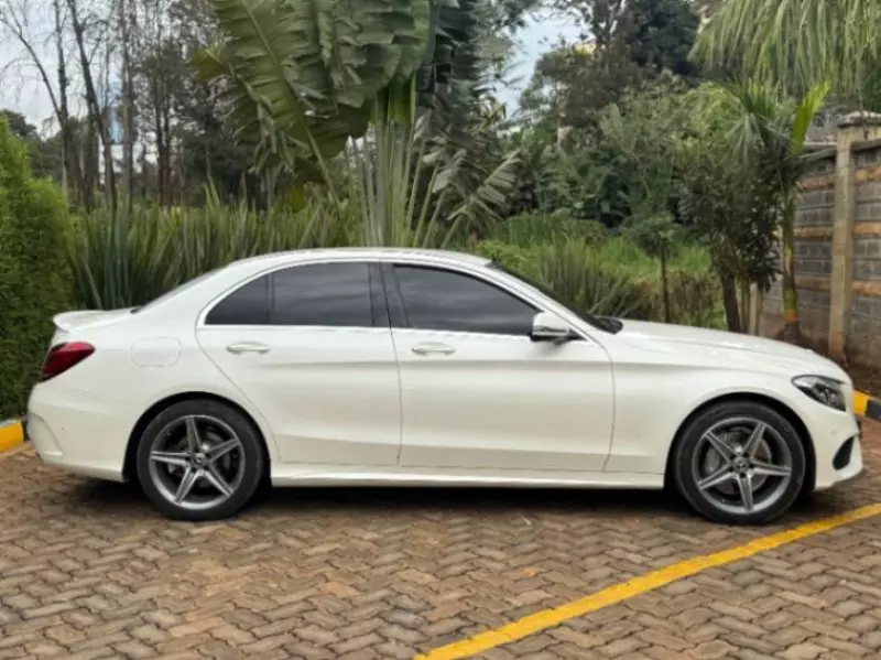 Mercedes-Benz C200   - 2017