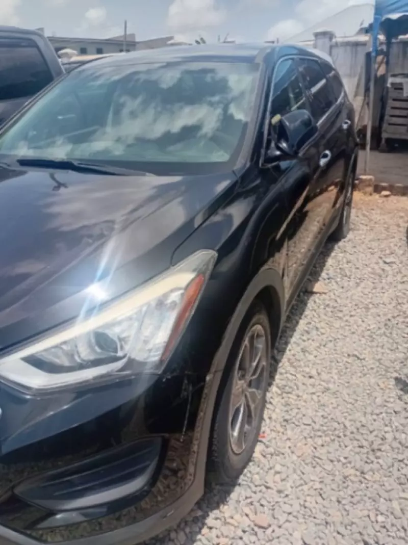 Hyundai Santa Fe   - 2013