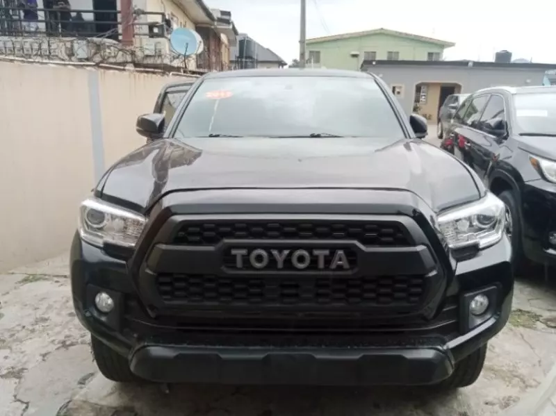 Toyota Tacoma   - 2019