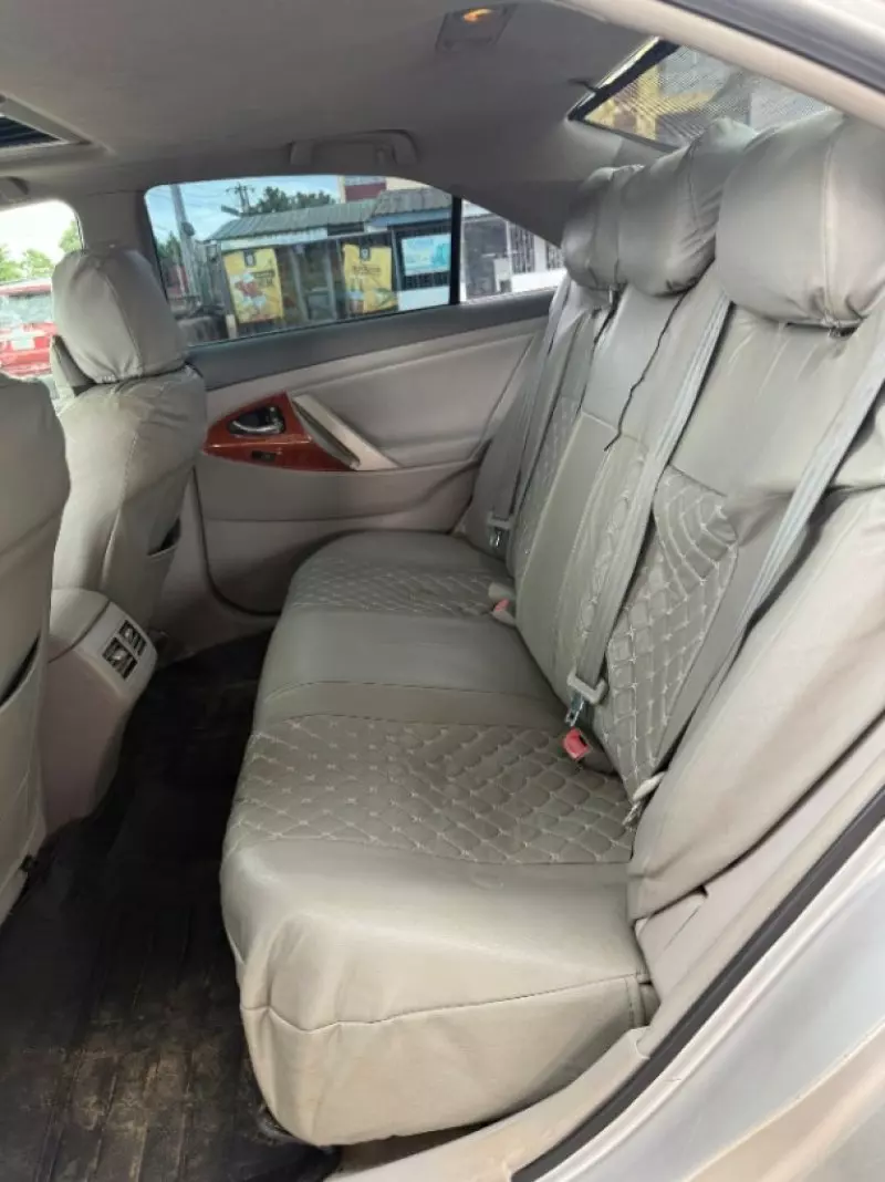 Toyota Camry   - 2010