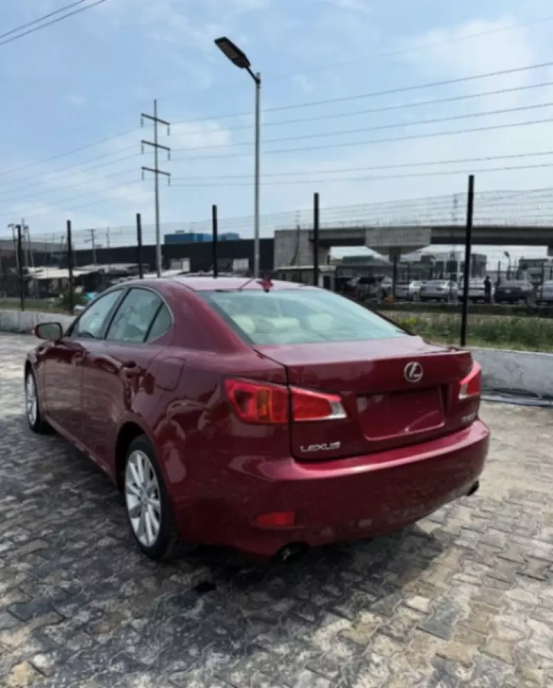 Lexus IS 250   - 2010