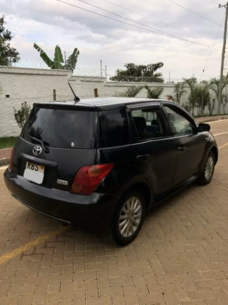 Toyota Ist    - 2003