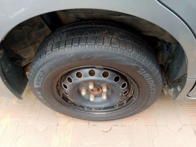 Toyota Noah   - 2015