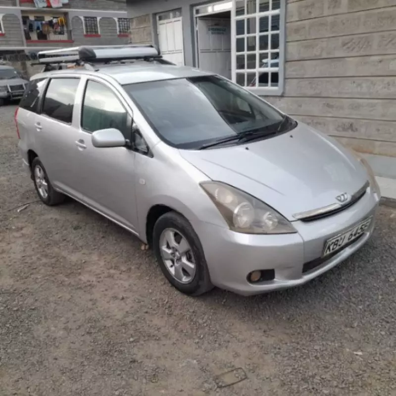 Toyota Wish   - 2005