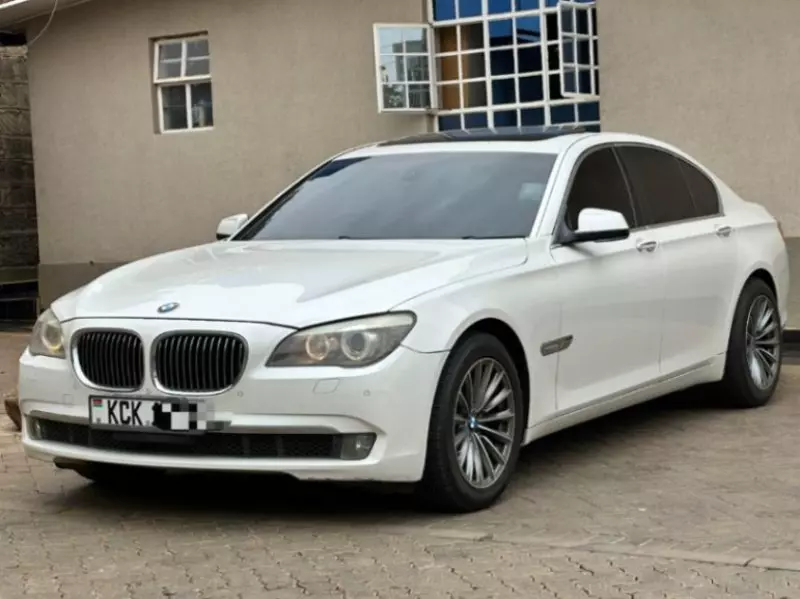 BMW 740   - 2009