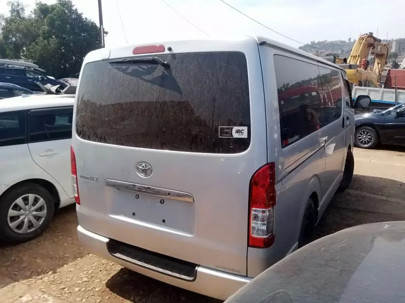 Toyota Hiace   - 2013