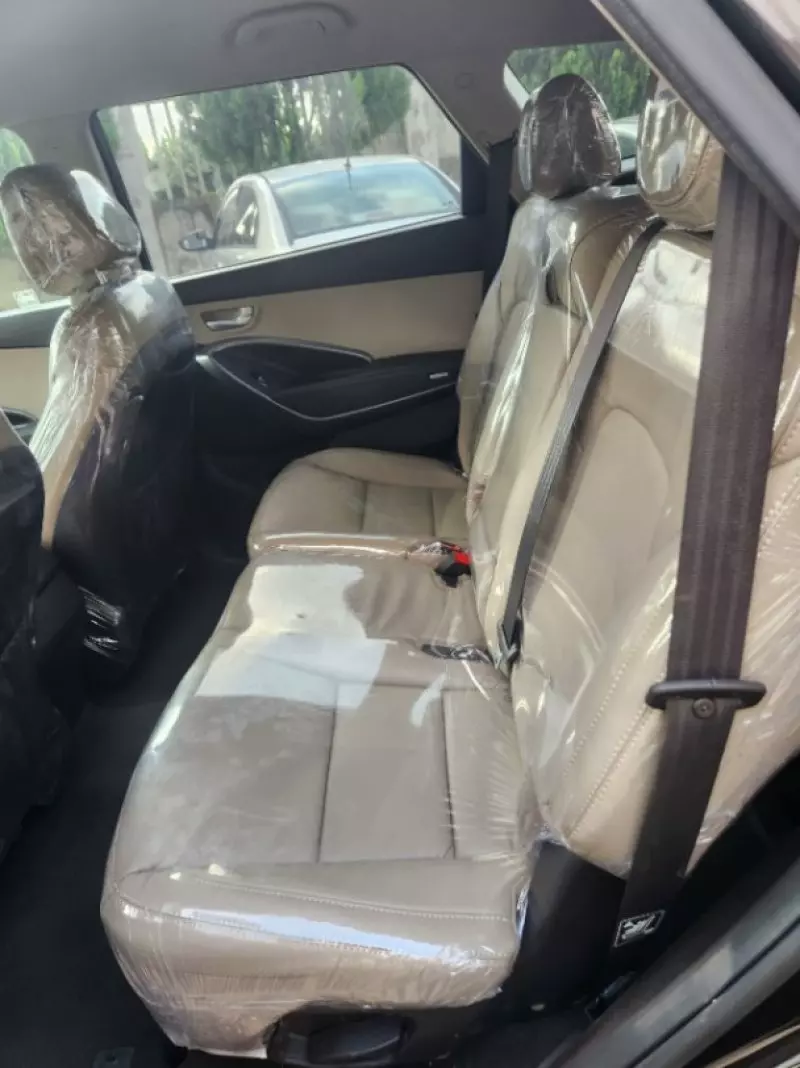 Hyundai Santa Fe   - 2016