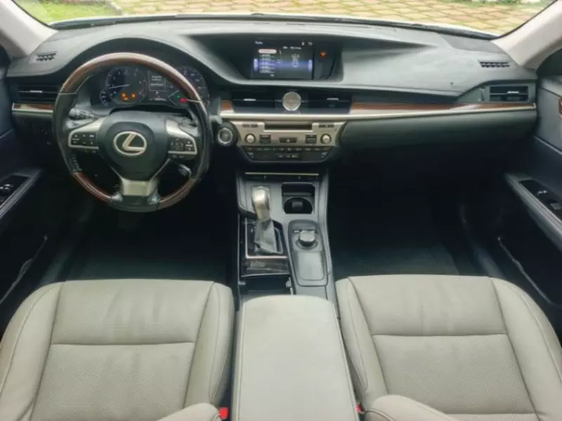 Lexus ES 350   - 2017