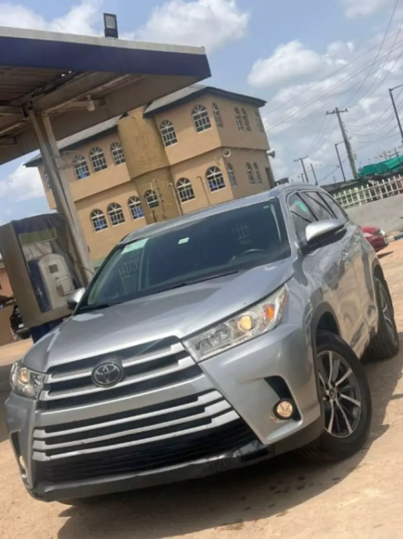 Toyota Highlander   - 2018
