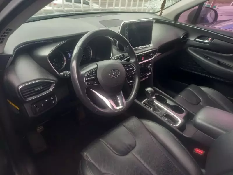 Hyundai Santa Fe   - 2019