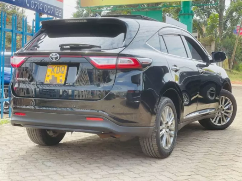 Toyota Harrier   - 2017